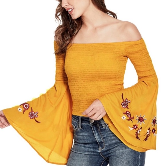 New With Tags Guess Smocked Off The Shoulder Top - Picture 3 of 3